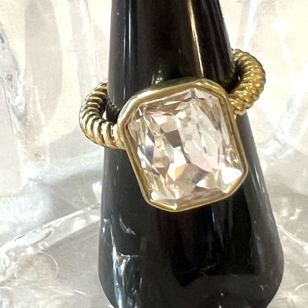 Heidi Daus SALE 🆕 rectangle faceted Clear crystal size 7 ring - Picture 4 of 11